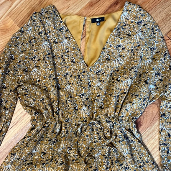 NWOT | LUCCA Couture V-neck Romper | UO | Size Medium - Picture 4 of 10